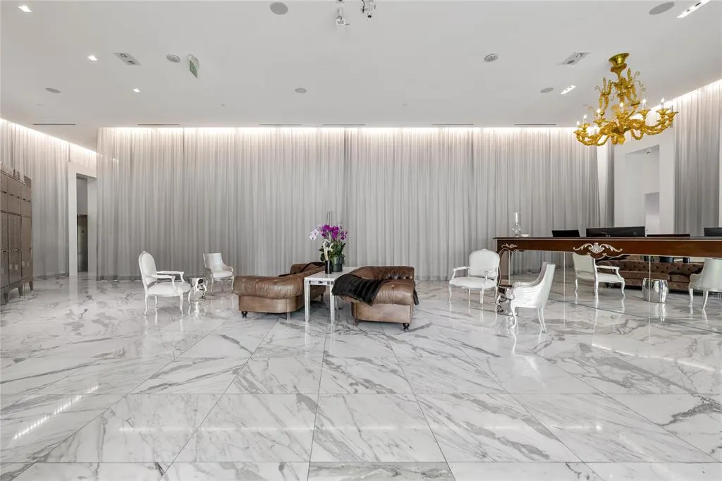 2200 Victory Avenue, #2504