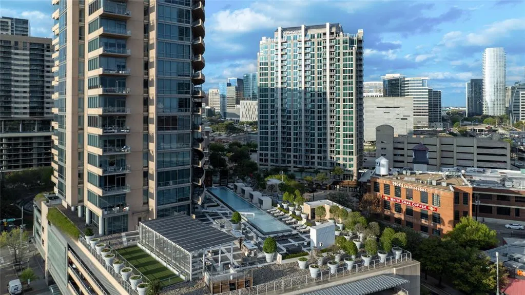 2200 Victory Avenue, #2504