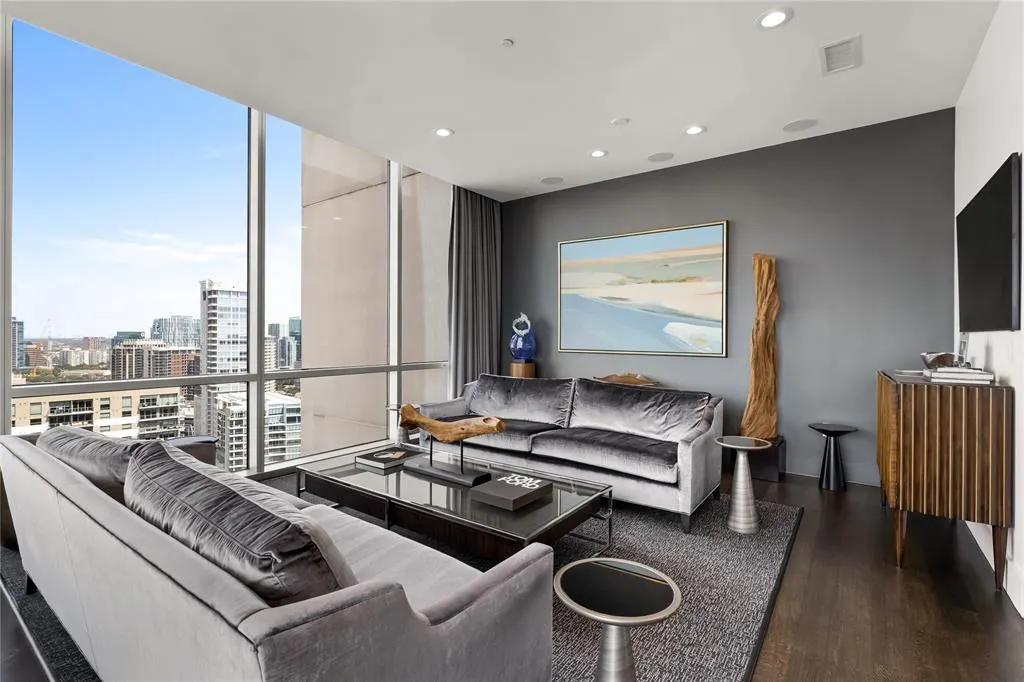 2200 Victory Avenue, #2504