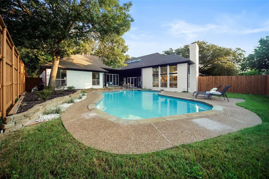 5926 Mapleshade Lane
