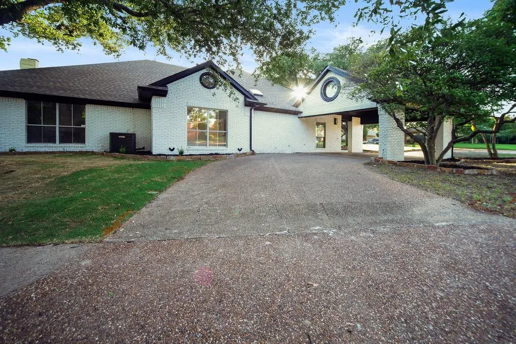 5926 Mapleshade Lane