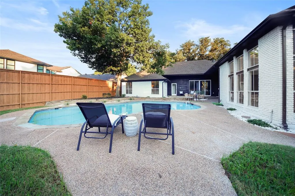 5926 Mapleshade Lane