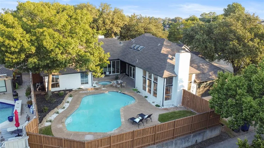 5926 Mapleshade Lane