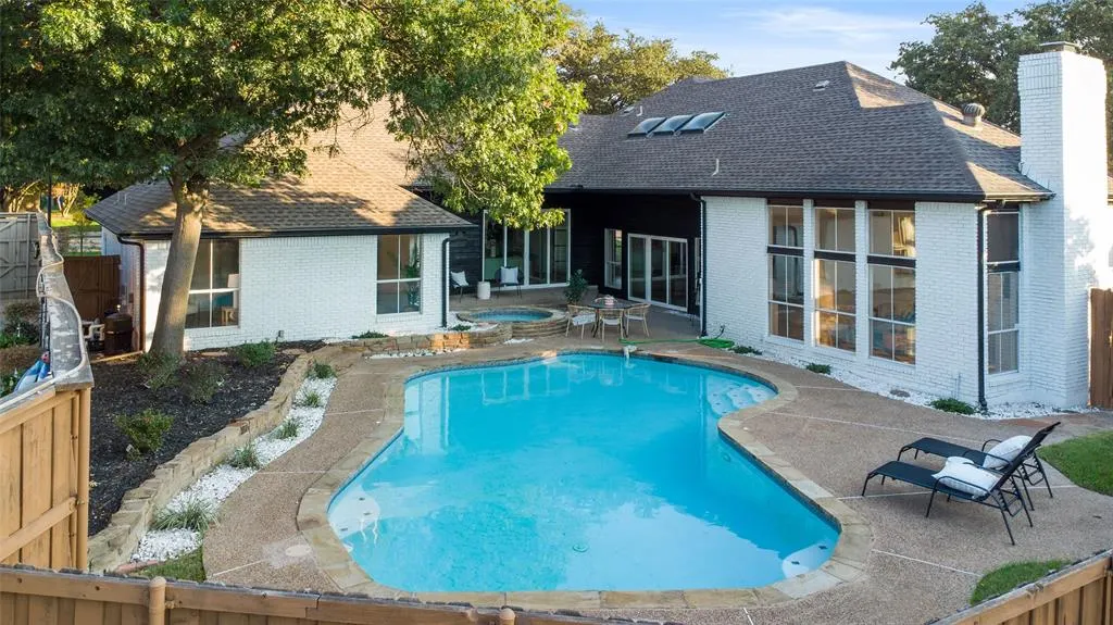 5926 Mapleshade Lane