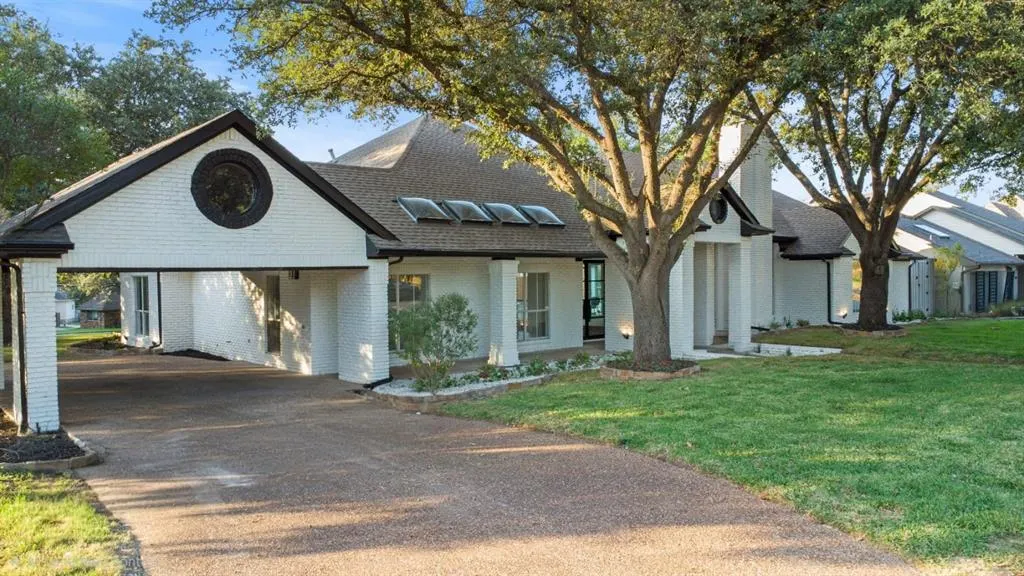 5926 Mapleshade Lane