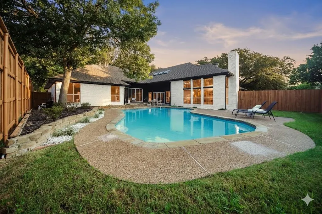 5926 Mapleshade Lane