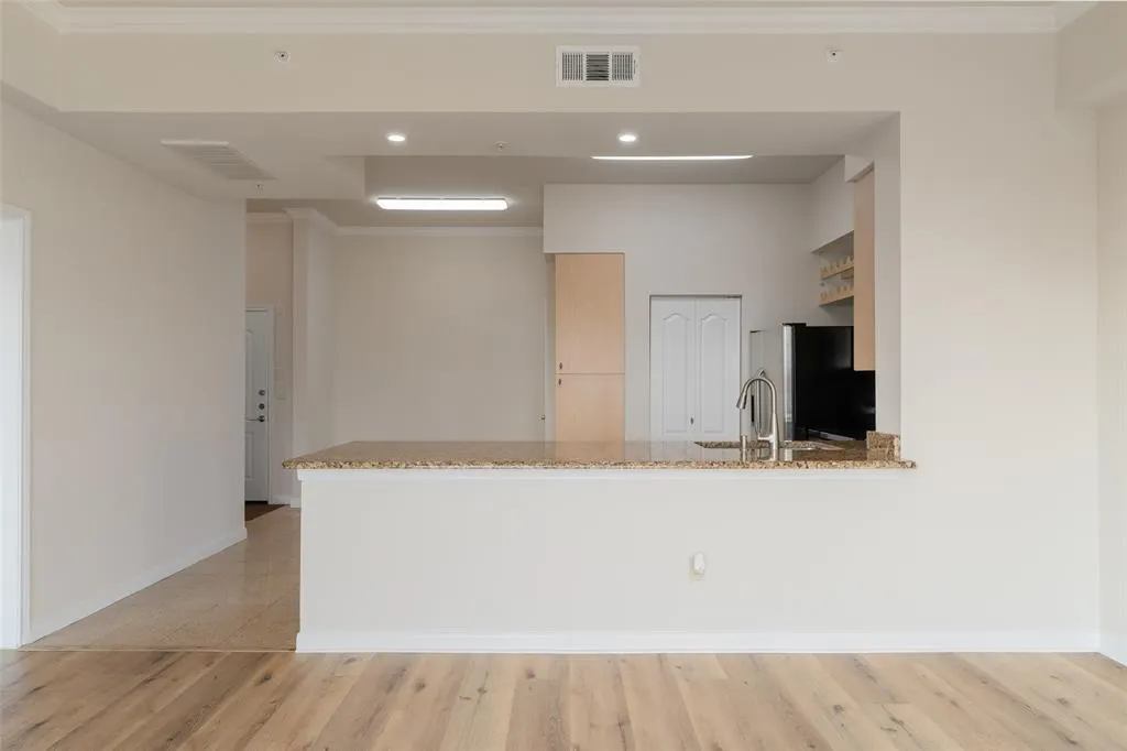3225 Turtle Creek Boulevard, #1012