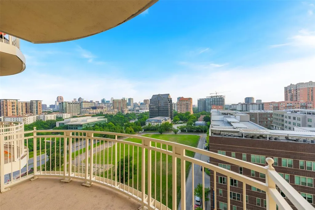 3225 Turtle Creek Boulevard, #1012