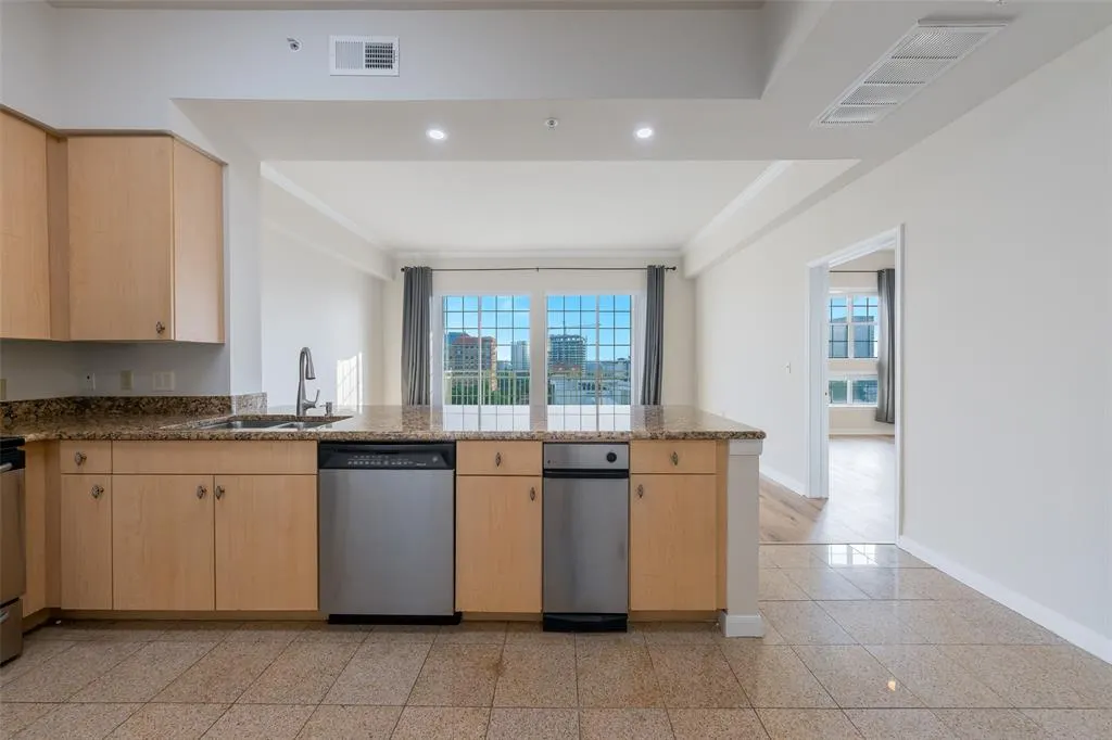 3225 Turtle Creek Boulevard, #1012