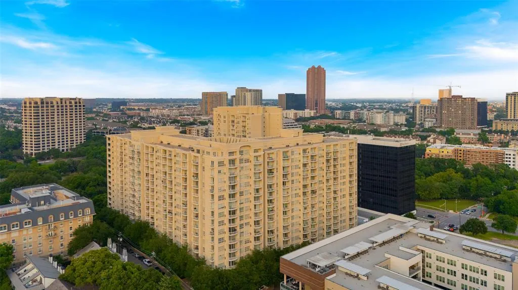 3225 Turtle Creek Boulevard, #1012