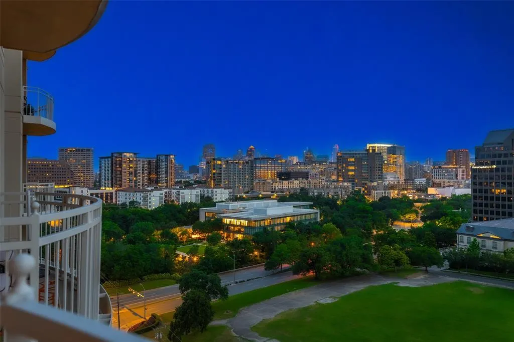 3225 Turtle Creek Boulevard, #1012