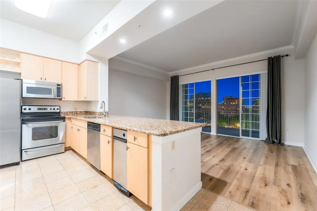 3225 Turtle Creek Boulevard, #1012