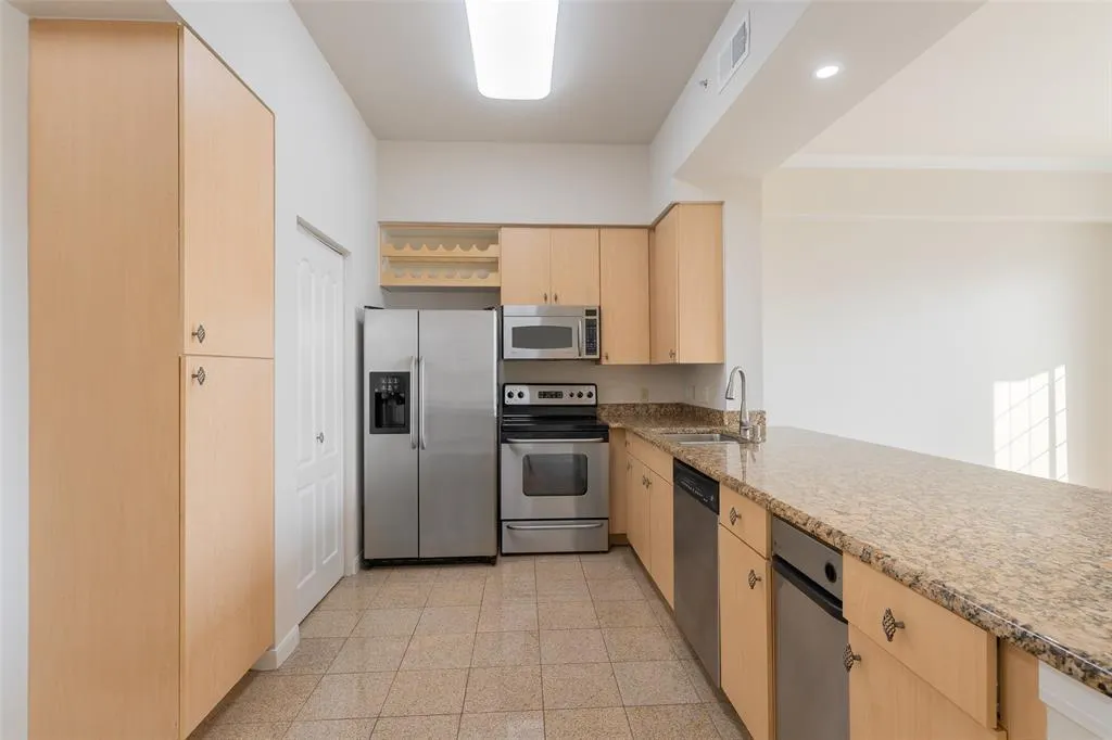 3225 Turtle Creek Boulevard, #1012
