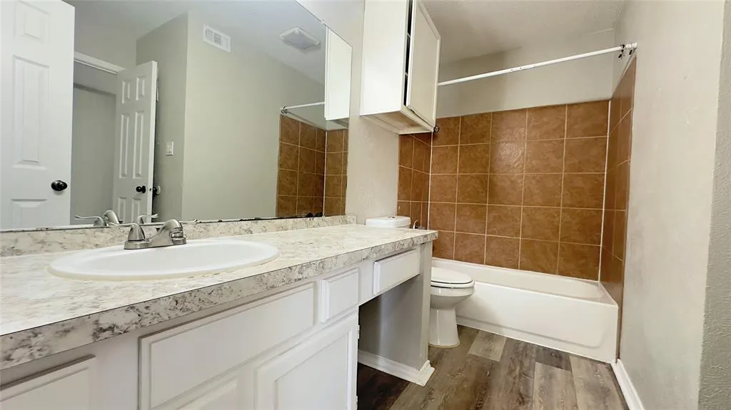 9601 Forest Lane, #323
