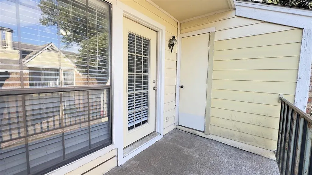 9601 Forest Lane, #323