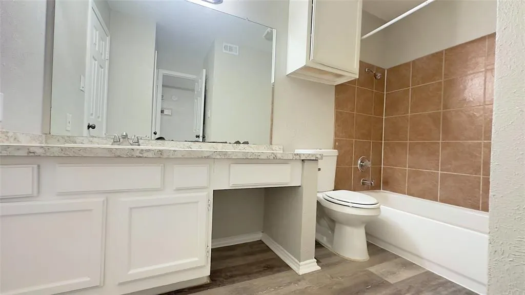 9601 Forest Lane, #323
