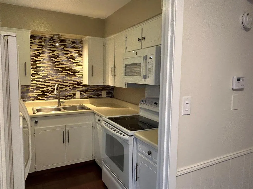 3811 Holland Avenue, #1