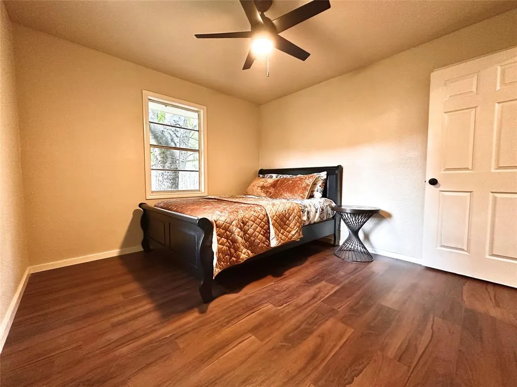 1205 N Bradley