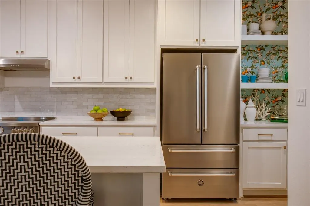 7207 Gaston Avenue, #1006