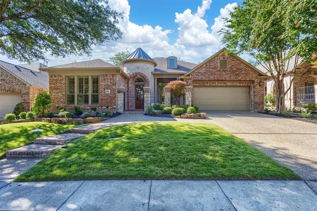 6605 Oak Hollow Lane