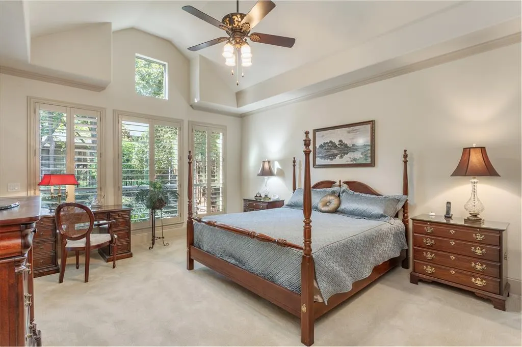 6605 Oak Hollow Lane