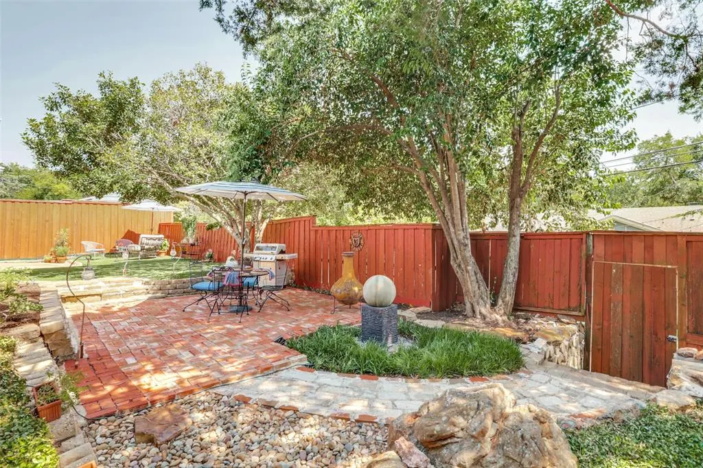 10868 Caprock Circle