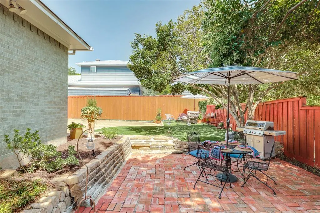 10868 Caprock Circle
