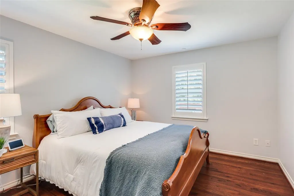 10868 Caprock Circle