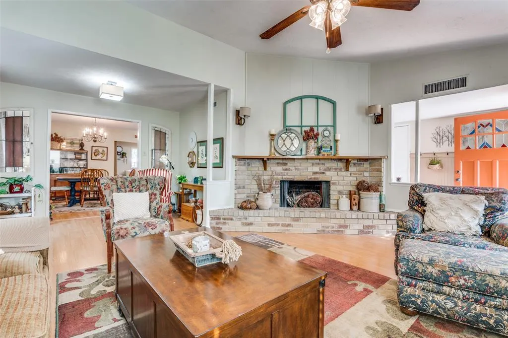 7430 Cloverglen Drive