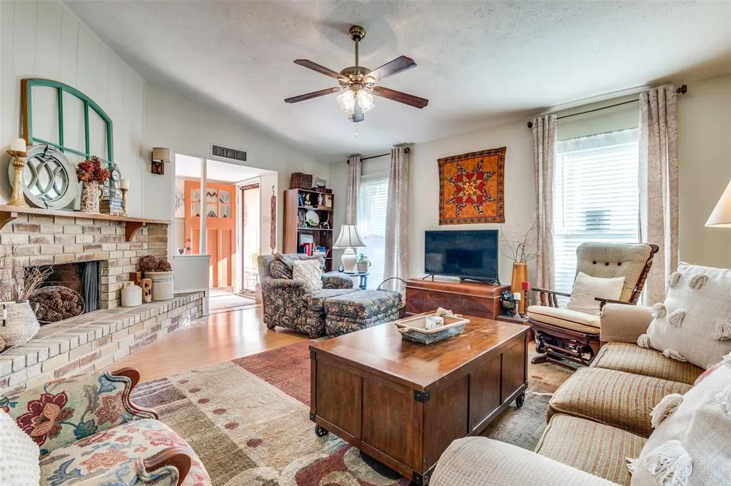7430 Cloverglen Drive
