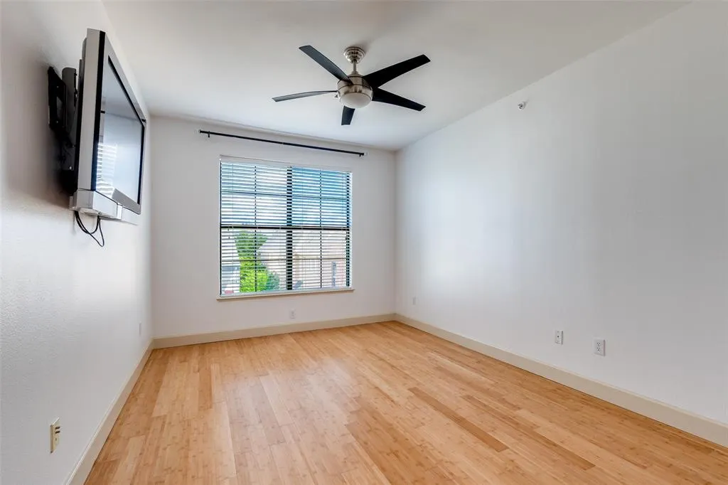3818 Holland Avenue, #305