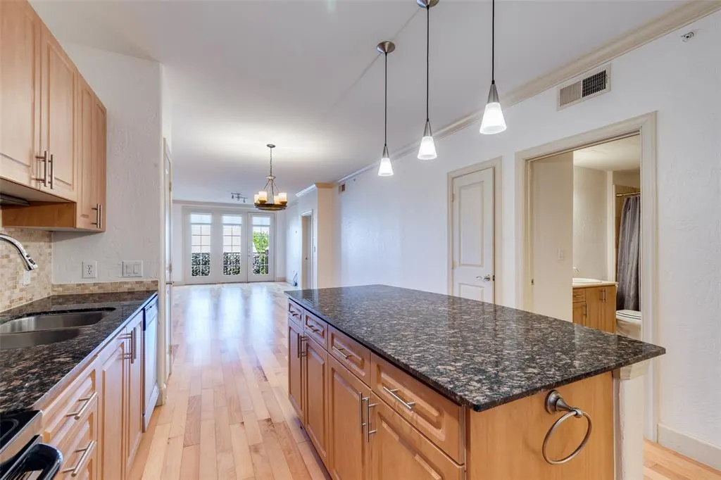3818 Holland Avenue, #305