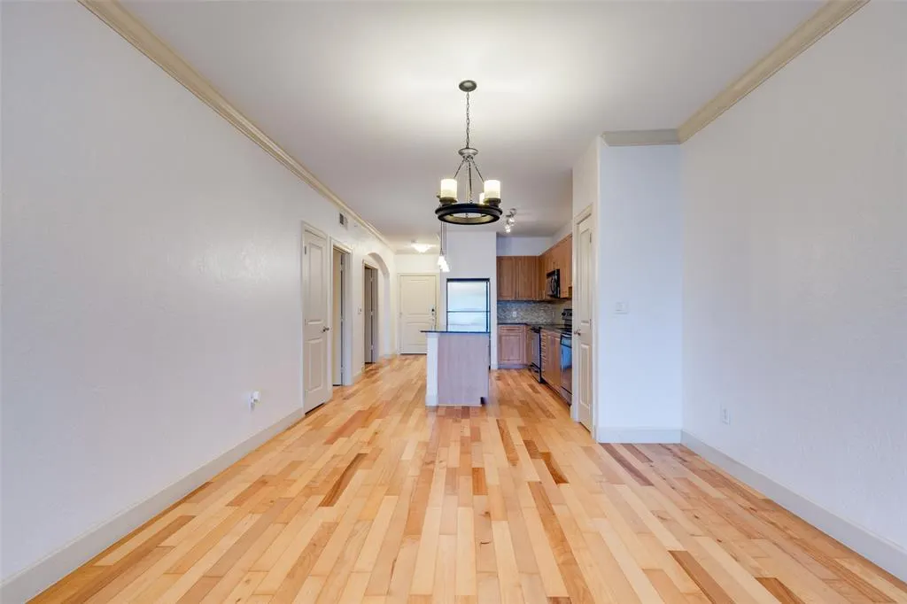 3818 Holland Avenue, #305
