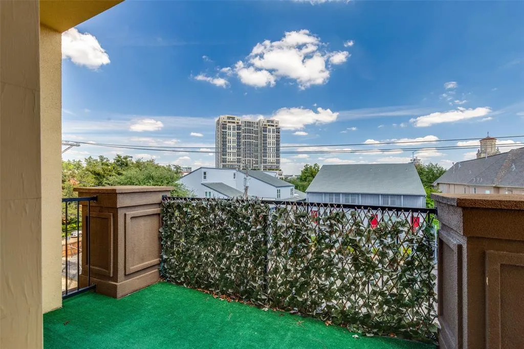 3818 Holland Avenue, #305