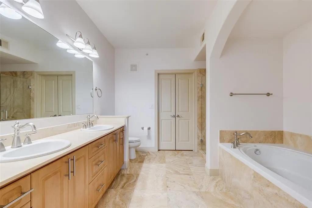 3818 Holland Avenue, #305