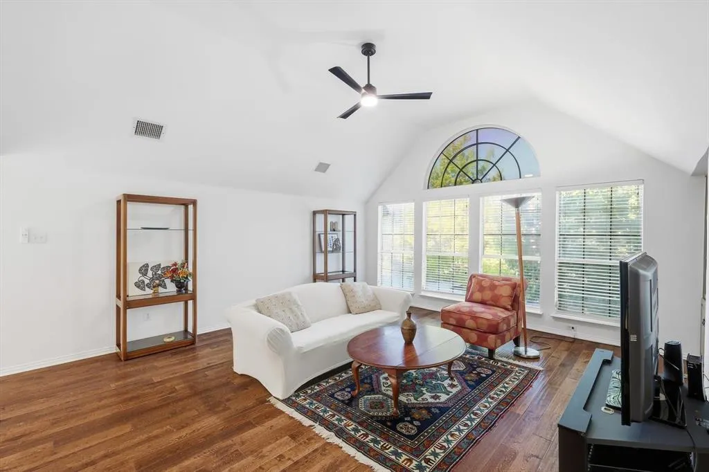 1506 Greenbriar Drive