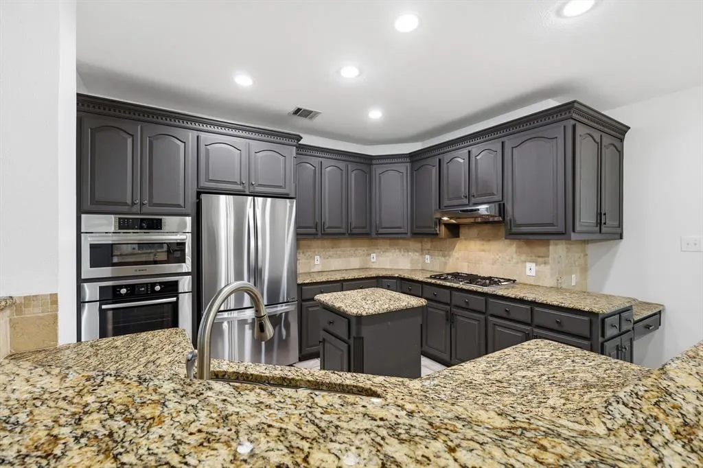 1506 Greenbriar Drive