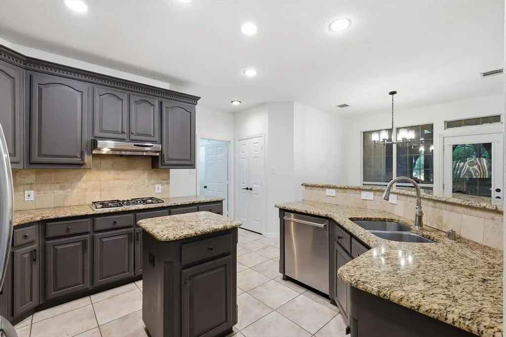 1506 Greenbriar Drive