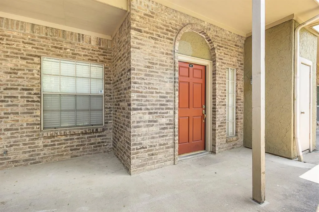 5740 Martel Avenue, #B3