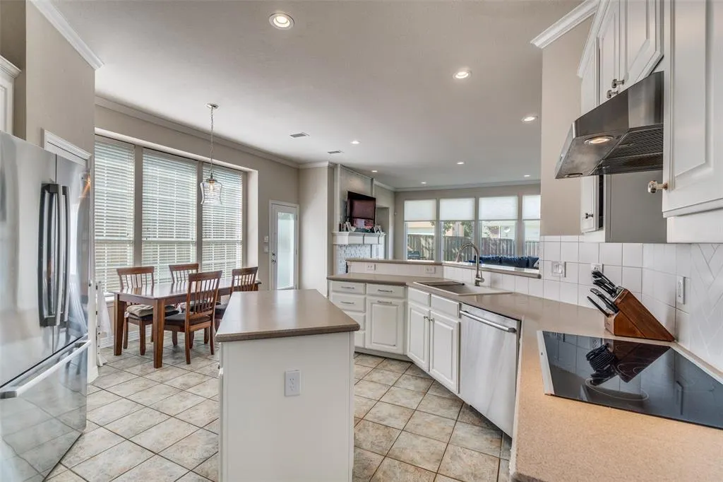 4009 Stonehollow Way