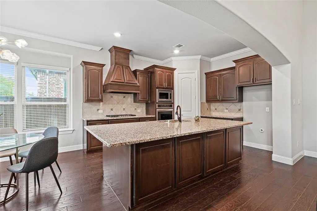 7901 Weatherford Trace