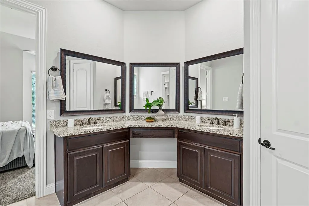 7901 Weatherford Trace