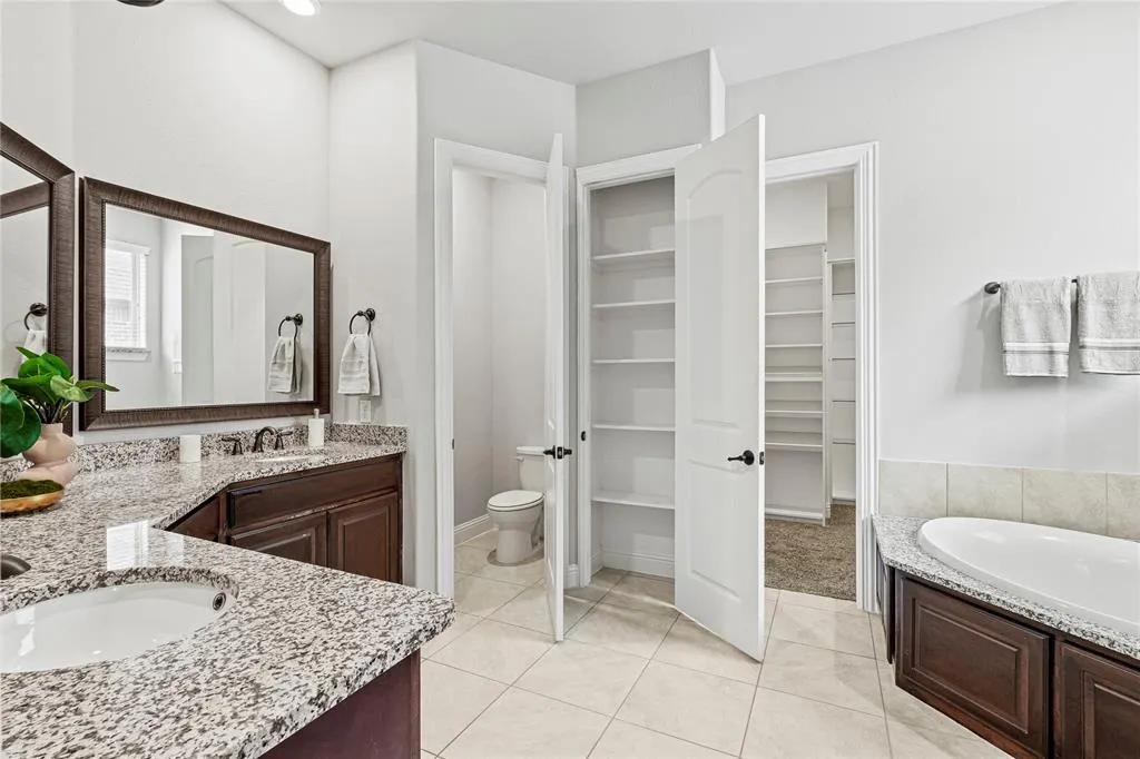 7901 Weatherford Trace
