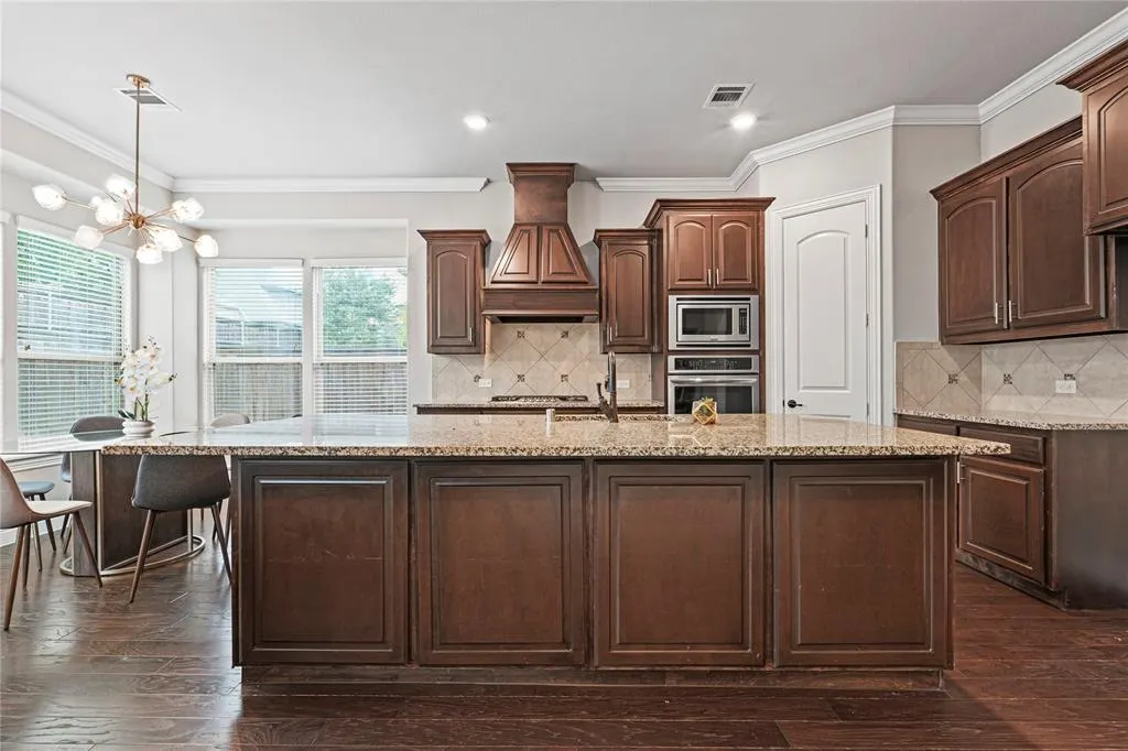 7901 Weatherford Trace