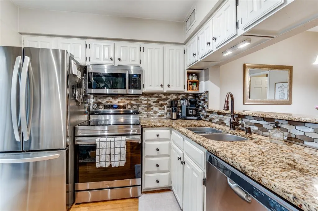 5200 Martel Avenue, #23B