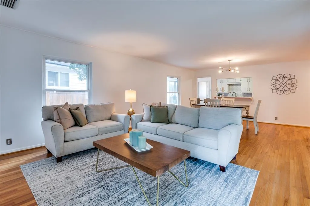 1207 Cascade Avenue