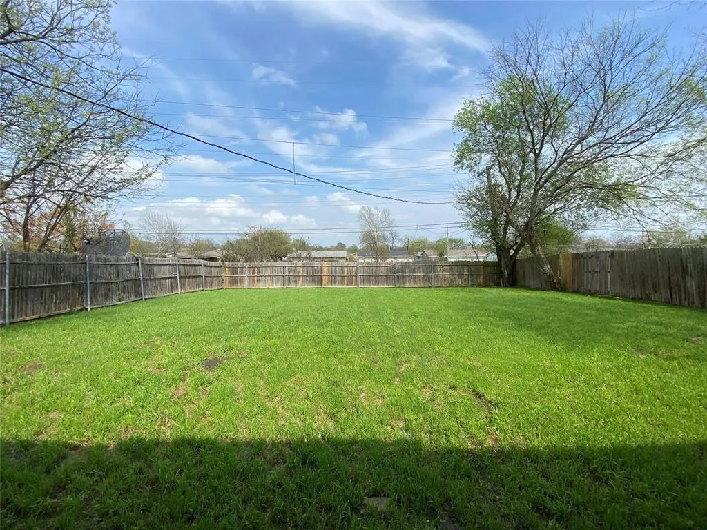 6510 Cinnamon Oaks Drive