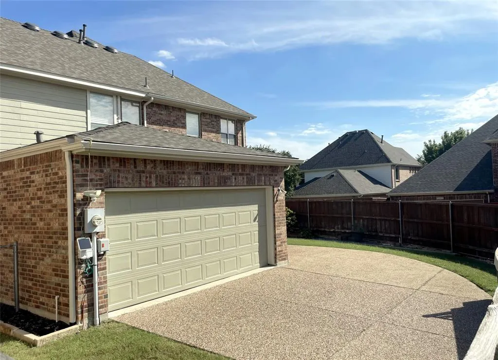 6709 Fountain Grove Drive