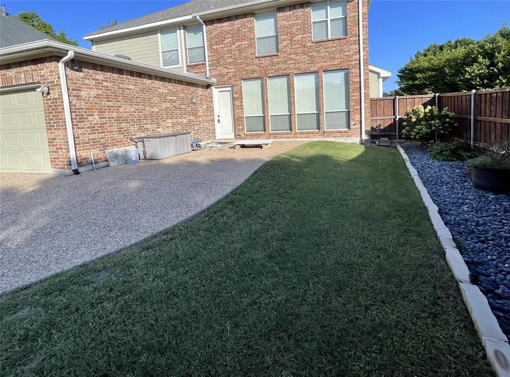6709 Fountain Grove Drive