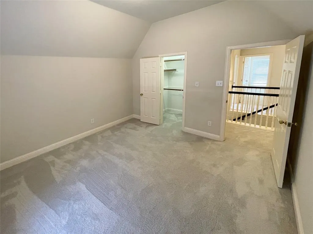 6709 Fountain Grove Drive
